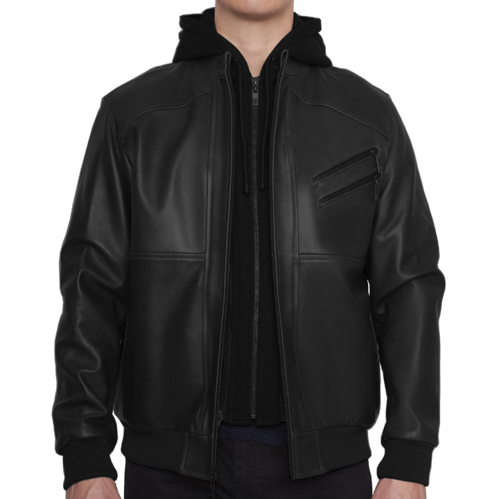 Detalle de chamarra 'Híbrida' 1141 de piel de borrego negra con capucha textil desmontable.